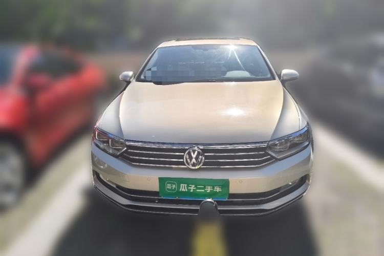 Used Volkswagen Magotan 2017 330TSI DSG Luxury Model Front