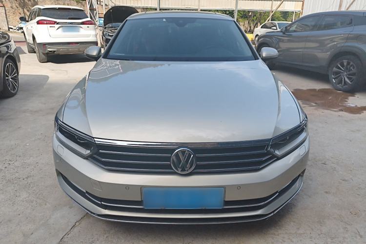Used Volkswagen Magotan 2017 330TSI DSG Luxury Model Front