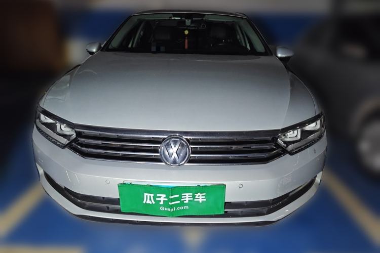 Used Volkswagen Magotan 2017 380TSI DSG Luxury Model Front