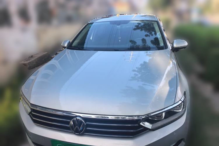 Used Volkswagen Magotan 2017 330TSI DSG Luxury Model Front