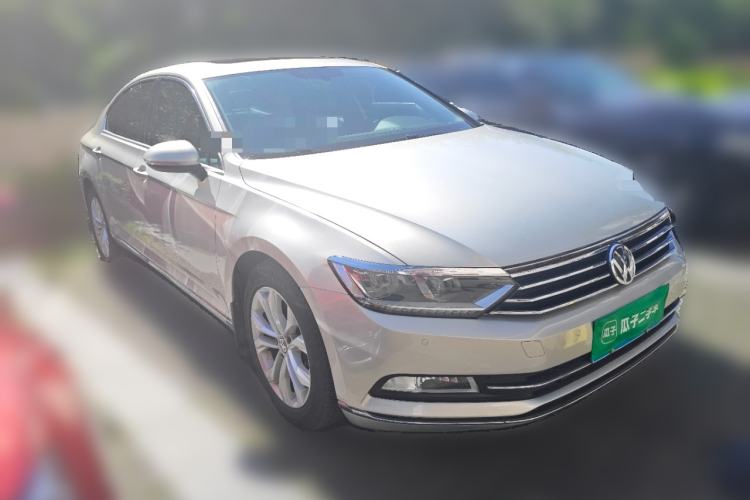 Used Volkswagen Magotan 2017 330TSI DSG Luxury Model Front Right 45 Deg