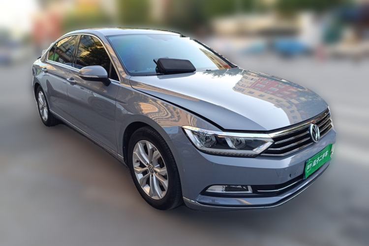 Used Volkswagen Magotan 2017 330TSI DSG Luxury Model Front Right 45 Deg