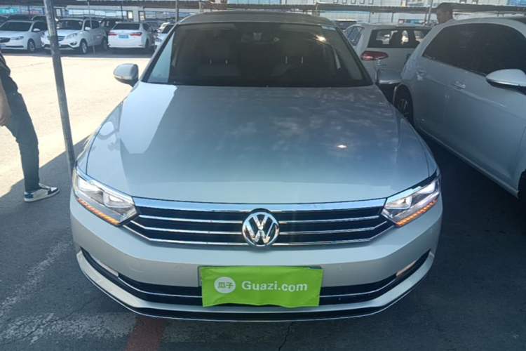 Used Volkswagen Magotan 2017 330TSI DSG Luxury Model Front