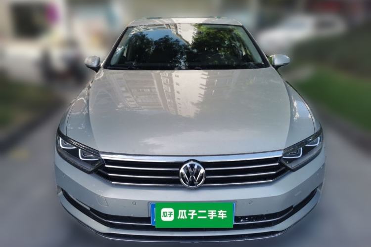 Used Volkswagen Magotan 2017 330TSI DSG Luxury Model Front