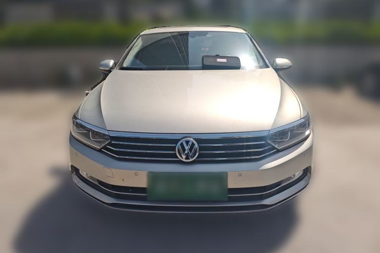 Used Volkswagen Magotan 2017 330TSI DSG Luxury Model Front