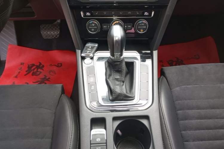 Used Volkswagen Magotan 2017 330TSI DSG Luxury Model Gear Lever