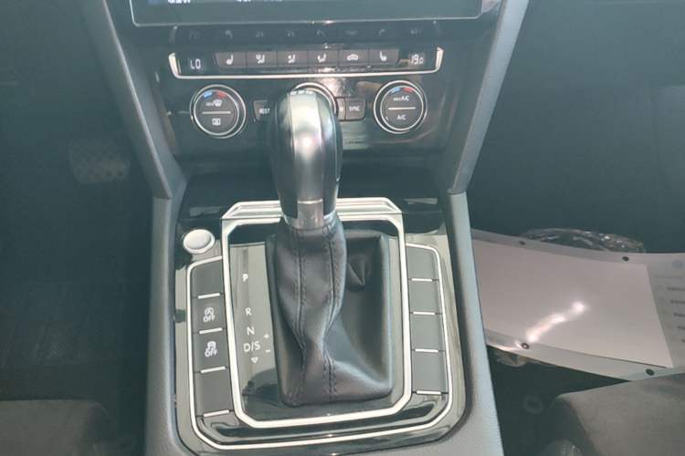 Used Volkswagen Magotan 2017 330TSI DSG Luxury Model Gear Lever