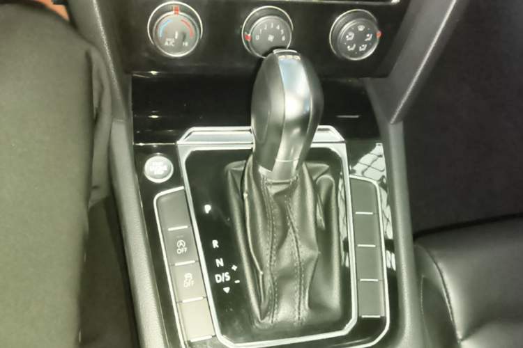 Used Volkswagen Magotan 2017 330TSI DSG Leading Model Gear Lever