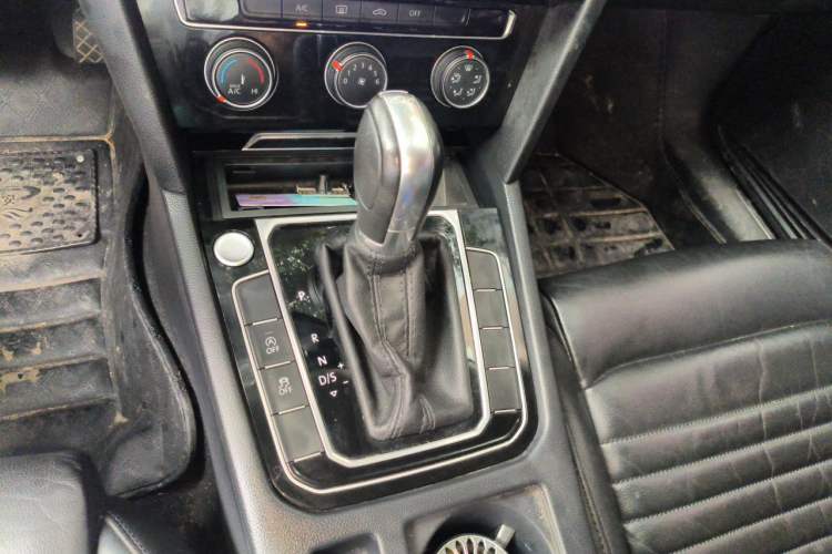 Used Volkswagen Magotan 2017 330TSI DSG Leading Model Gear Lever