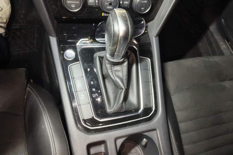 Used Volkswagen Magotan 2017 330TSI DSG Luxury Model Gear Lever