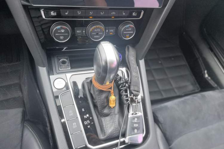 Used Volkswagen Magotan 2017 330TSI DSG Luxury Model Gear Lever