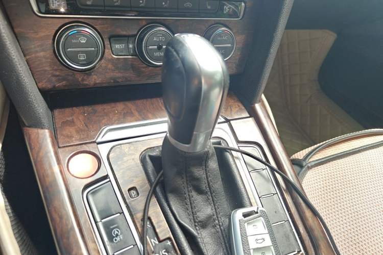 Used Volkswagen Magotan 2017 330TSI DSG Luxury Model Gear Lever