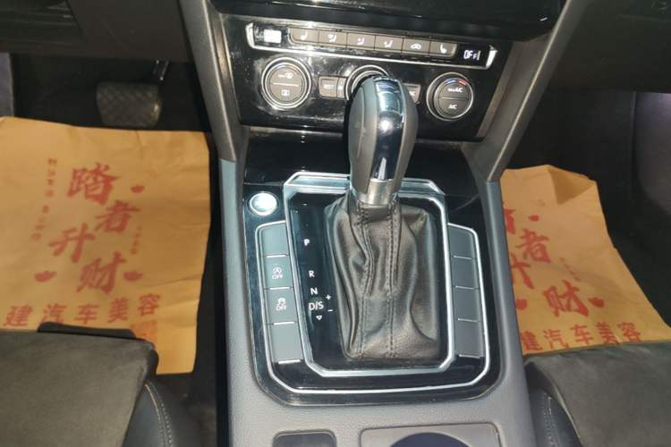 Used Volkswagen Magotan 2017 380TSI DSG Luxury Model Gear Lever
