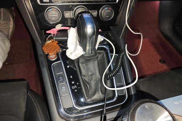 Used Volkswagen Magotan 2017 330TSI DSG Luxury Model Gear Lever