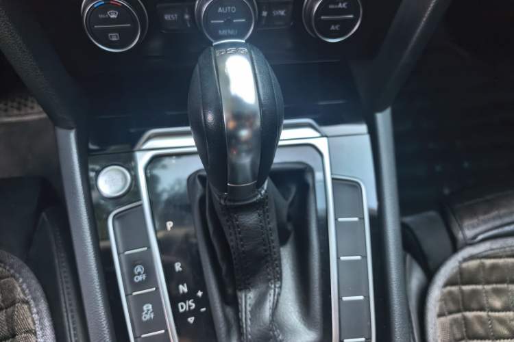 Used Volkswagen Magotan 2017 330TSI DSG Luxury Model Gear Lever