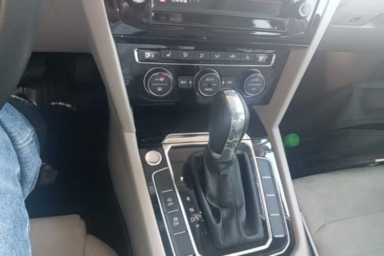 Used Volkswagen Magotan 2017 330TSI DSG Luxury Model Gear Lever