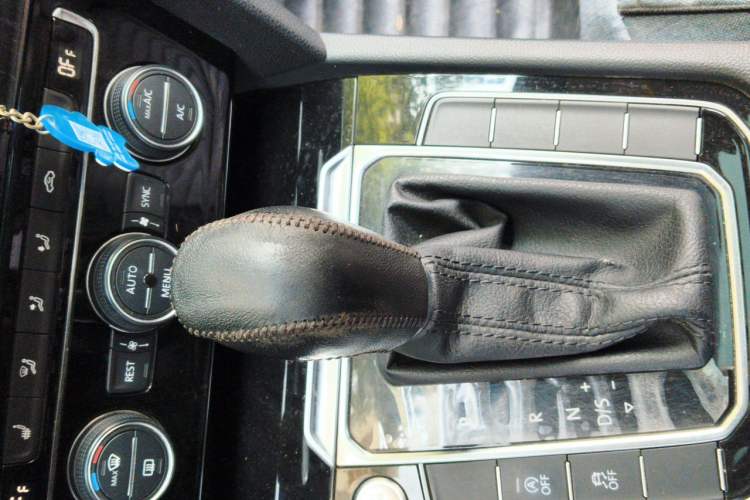 Used Volkswagen Magotan 2017 330TSI DSG Luxury Model Gear Lever