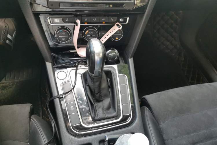 Used Volkswagen Magotan 2017 330TSI DSG Luxury Model Gear Lever
