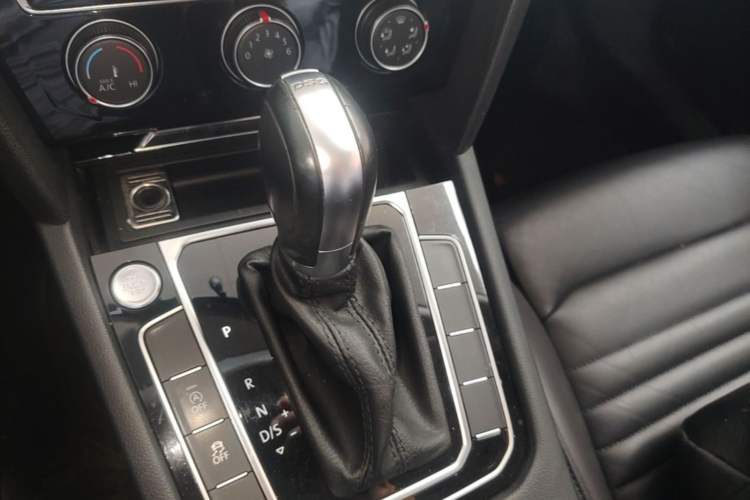 Used Volkswagen Magotan 2017 330TSI DSG Leading Model Gear Lever