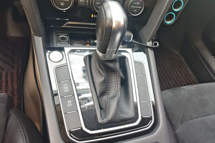 Used Volkswagen Magotan 2017 330TSI DSG Luxury Model Gear Lever