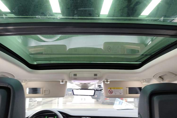Used Volkswagen Magotan 2017 330TSI DSG Luxury Model Headliner