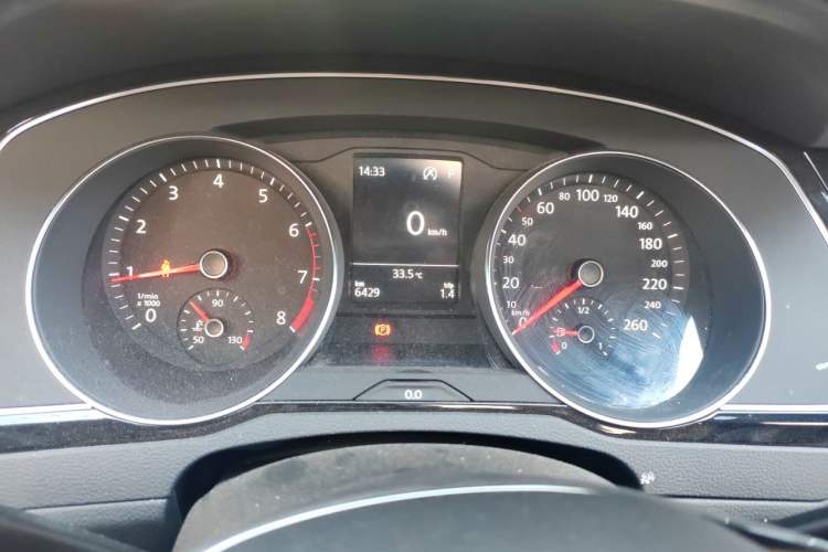 Used Volkswagen Magotan 2017 330TSI DSG Luxury Model Instrument Cluster