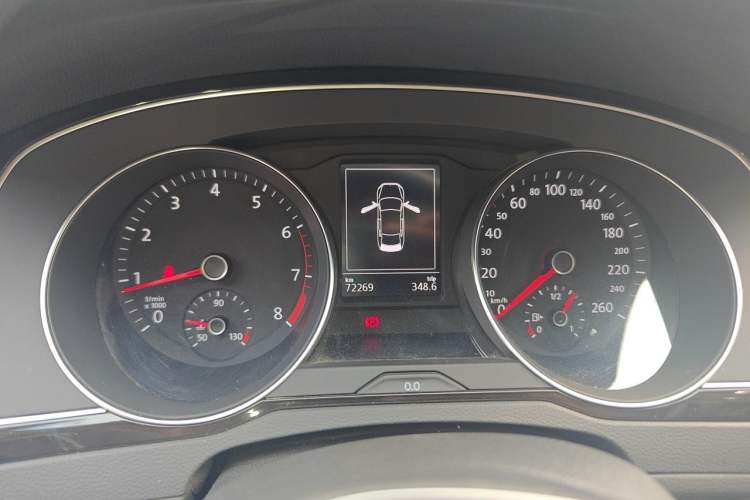 Used Volkswagen Magotan 2017 330TSI DSG Luxury Model Instrument Cluster