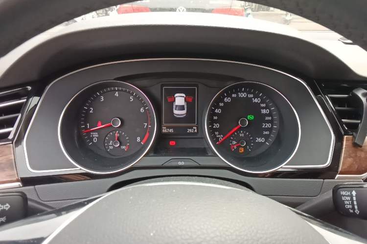 Used Volkswagen Magotan 2017 380TSI DSG Prestige Edition Instrument Cluster