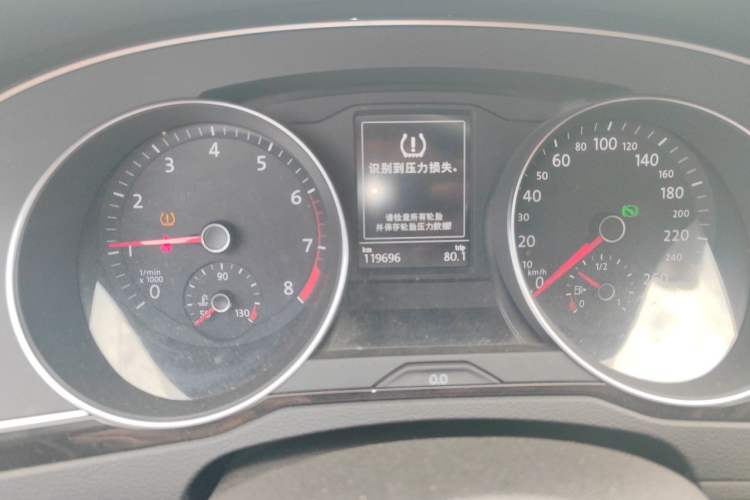 Used Volkswagen Magotan 2017 330TSI DSG Luxury Model Instrument Cluster