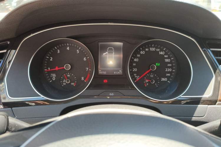 Used Volkswagen Magotan 2017 330TSI DSG Luxury Model Instrument Cluster