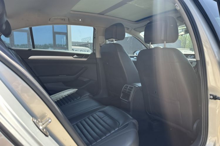Used Volkswagen Magotan 2017 330TSI DSG Leading Model Interior 2