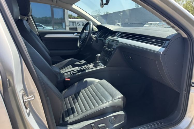 Used Volkswagen Magotan 2017 330TSI DSG Leading Model Interior 6
