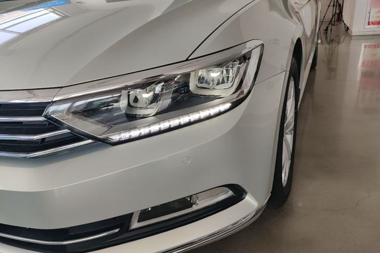 Used Volkswagen Magotan 2017 330TSI DSG Luxury Model Left Front Headlight