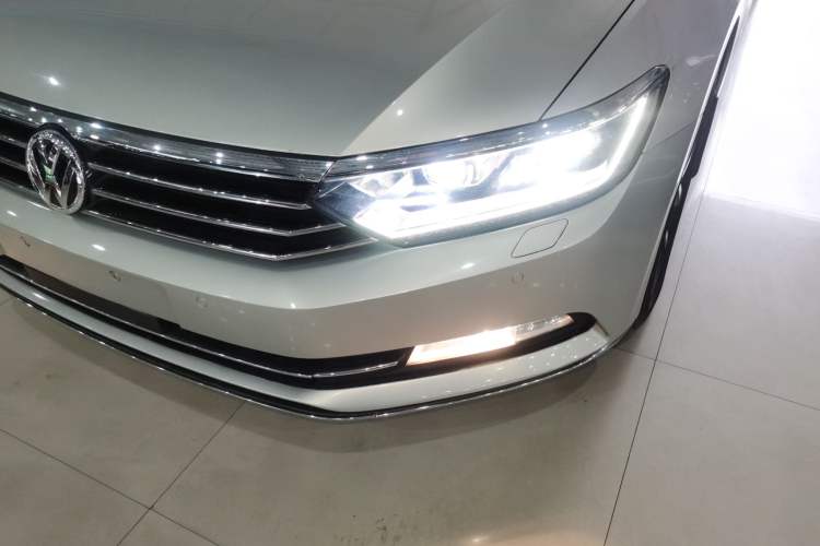 Used Volkswagen Magotan 2017 330TSI DSG Luxury Model Left Front Headlight