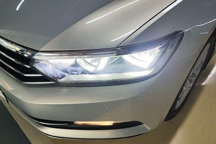 Used Volkswagen Magotan 2017 380TSI DSG Luxury Model Left Front Headlight