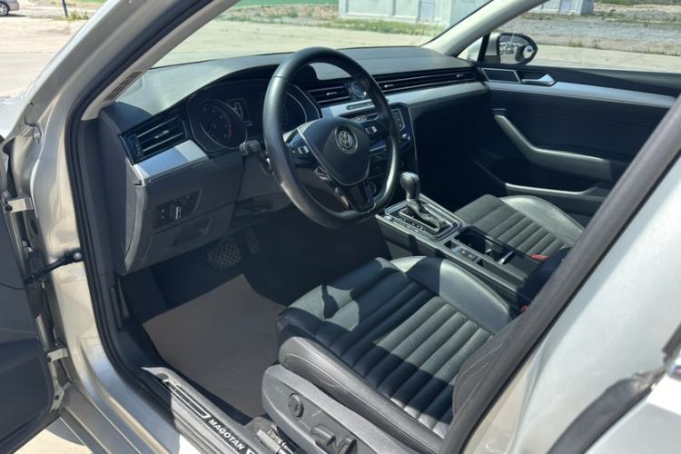 Used Volkswagen Magotan 2017 330TSI DSG Leading Model Left Front Seat
