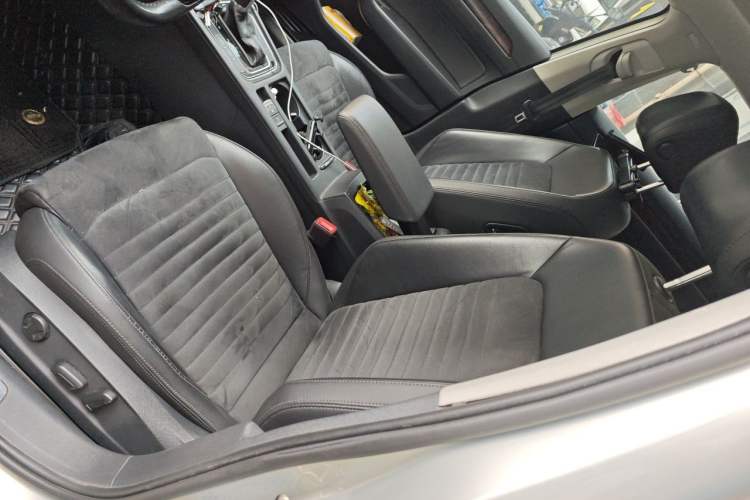 Used Volkswagen Magotan 2017 330TSI DSG Luxury Model Left Front Seat