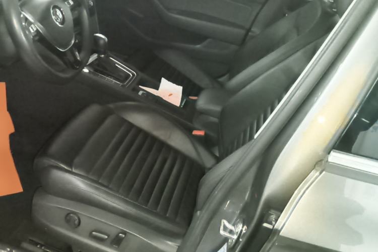 Used Volkswagen Magotan 2017 330TSI DSG Leading Model Left Front Seat