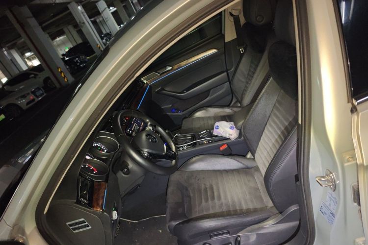 Used Volkswagen Magotan 2017 380TSI DSG Prestige Edition Left Front Seat