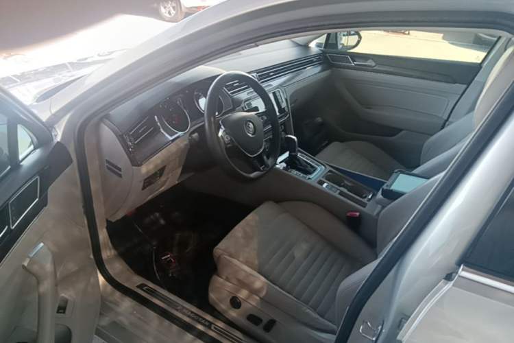 Used Volkswagen Magotan 2017 330TSI DSG Luxury Model Left Front Seat