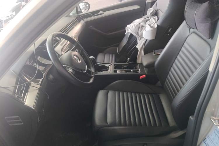 Used Volkswagen Magotan 2017 330TSI DSG Leading Model Left Front Seat