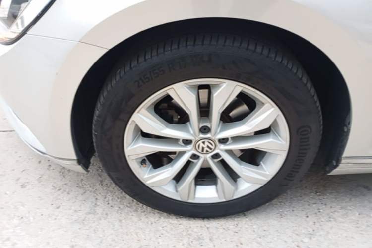 Used Volkswagen Magotan 2017 330TSI DSG Luxury Model Left Front Wheel Hub