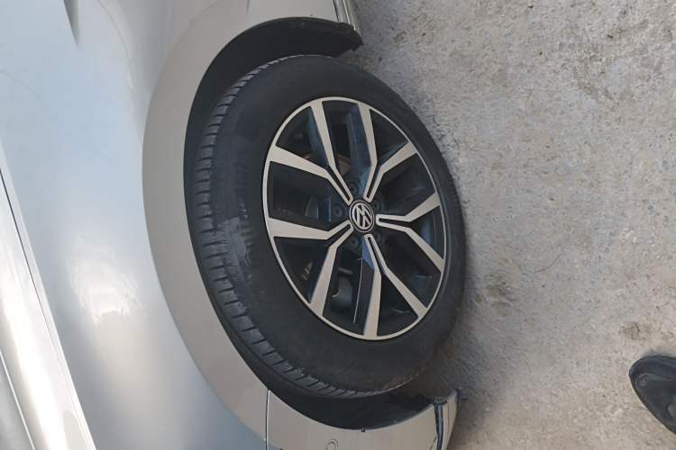 Used Volkswagen Magotan 2017 330TSI DSG Luxury Model Left Front Wheel Hub