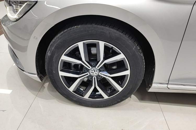 Used Volkswagen Magotan 2017 330TSI DSG Luxury Model Left Front Wheel Hub