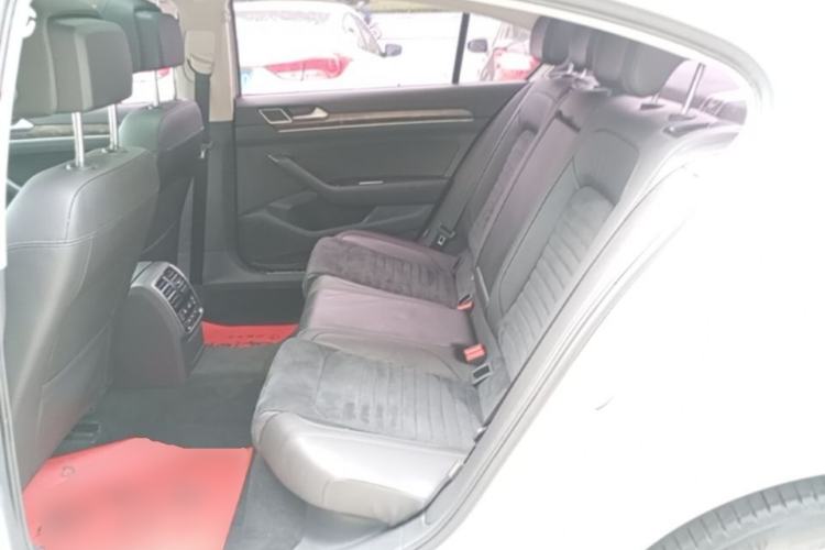 Used Volkswagen Magotan 2017 330TSI DSG Luxury Model Left Rear Seat