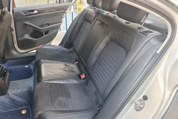 Used Volkswagen Magotan 2017 330TSI DSG Luxury Model Left Rear Seat
