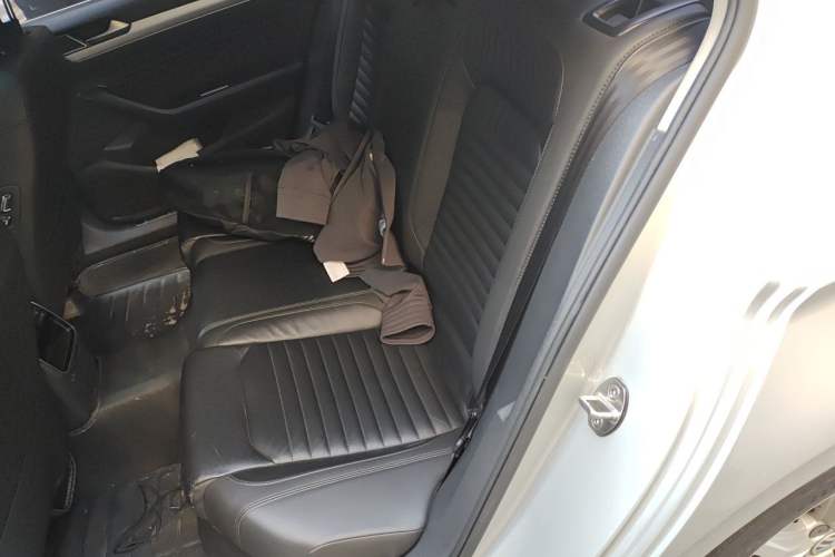Used Volkswagen Magotan 2017 330TSI DSG Leading Model Left Rear Seat