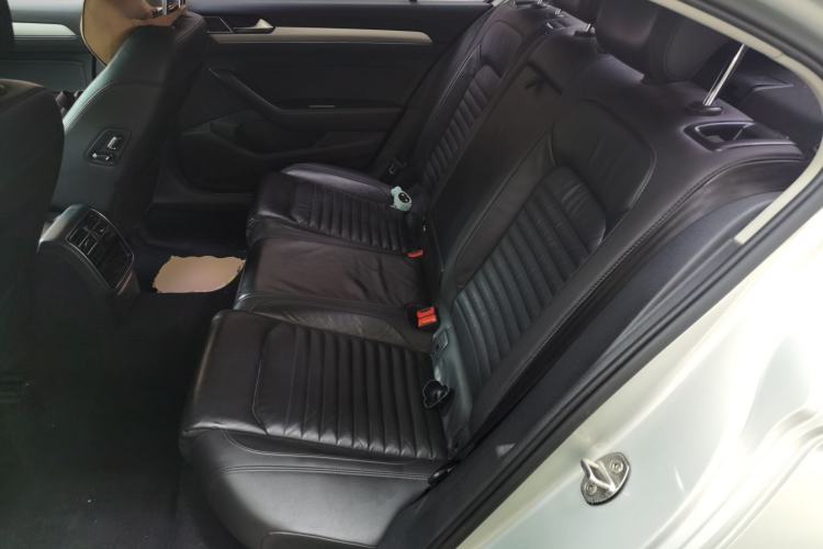 Used Volkswagen Magotan 2017 330TSI DSG Leading Model Left Rear Seat