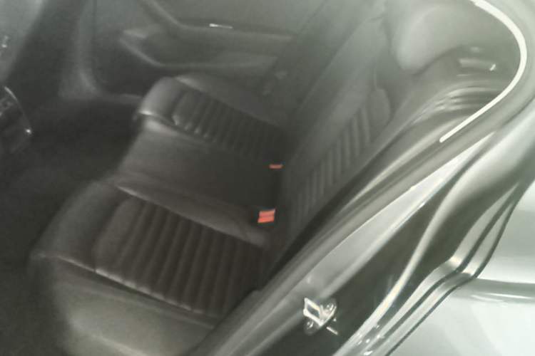 Used Volkswagen Magotan 2017 330TSI DSG Leading Model Left Rear Seat