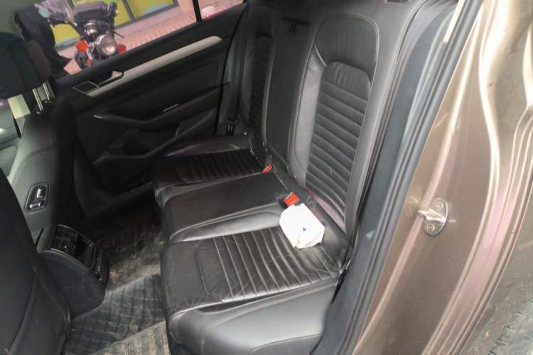 Used Volkswagen Magotan 2017 330TSI DSG Leading Model Left Rear Seat